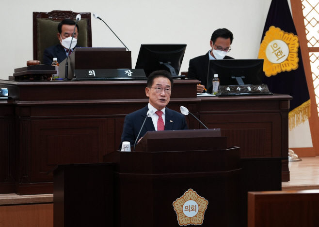 (사진) 제227회 영천시의회 제2차 정례회-최기문 영천시장 2023