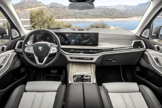 BMW 뉴 X7 내관