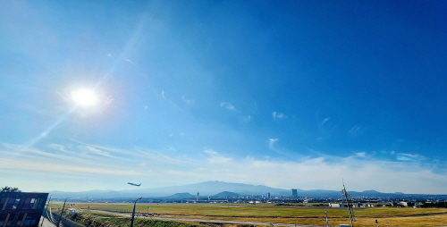 제주 가을하늘 날갯짓<YONHAP NO-2455>