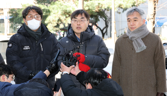 '한동훈 아파트 침입' 관련, 더탐사 취재진 경찰 출석