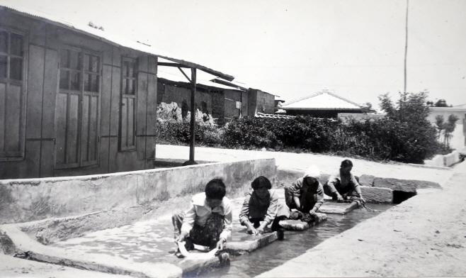 1972년 신북면 방망동 공동빨래터와 공동목욕탕