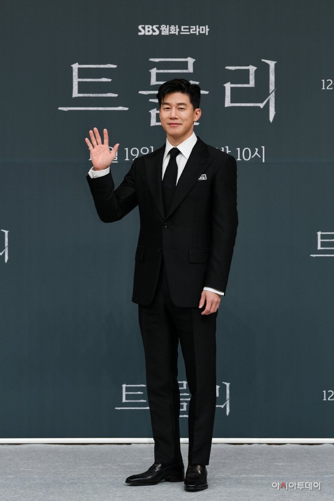 김무열