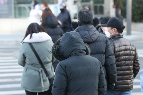 낮에도 이어지는 한파<YONHAP NO-4886>