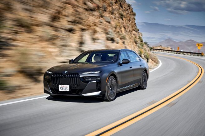 BMW 뉴 i7 xDrive60 M 스포츠 패키지