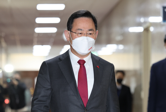 국회의장실에서 나오는 주호영 원내대표