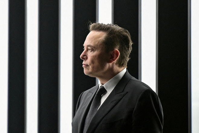 MUSK-TWITTER/OPTIONS <YONHAP NO-0468> (via REUTERS)