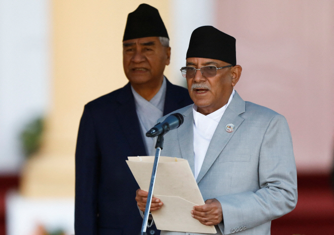 NEPAL-GOVERNMENT/ <YONHAP NO-2097> (REUTERS)
