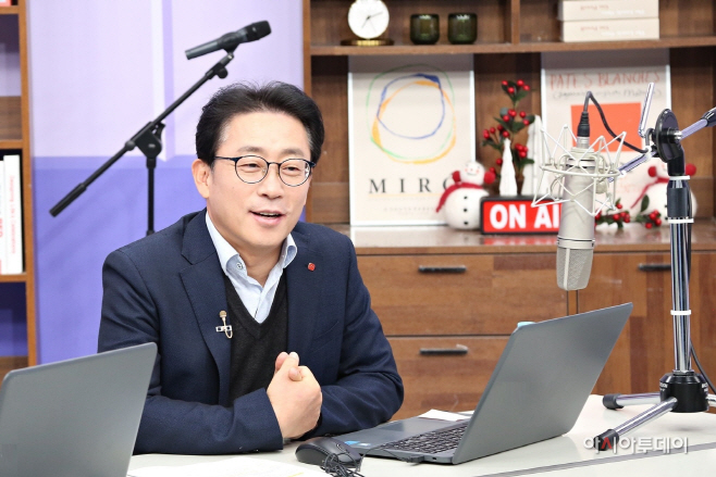 김재겸