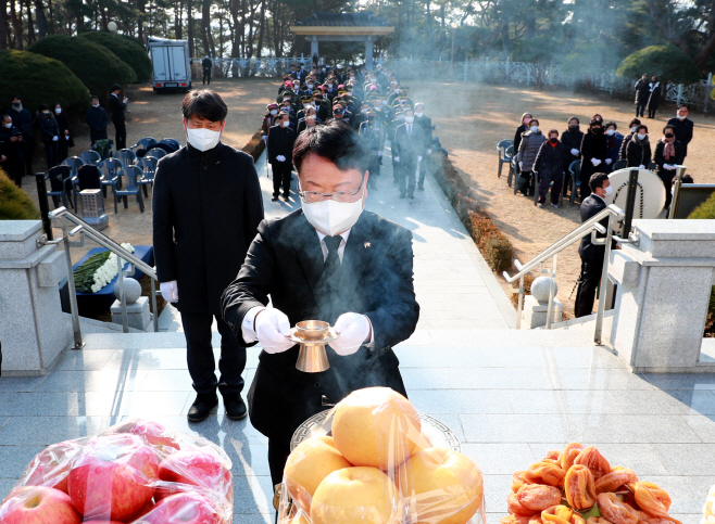 울진군, 2023년 계묘년 새해 충혼탑 참배(1)