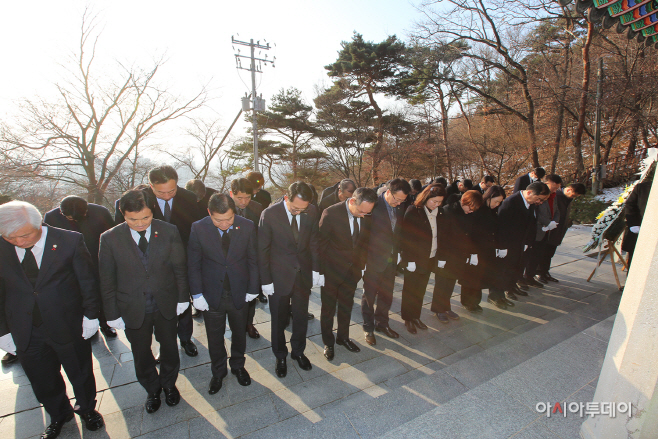 이완섭 서산시장, 1일 신년참배로 새해 업무 돌입...“올해는