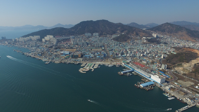 여수국동항