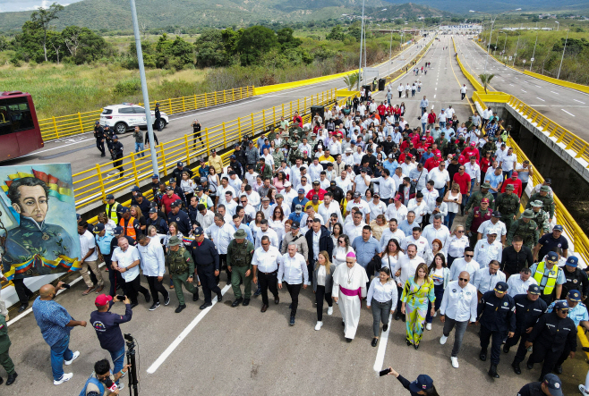 VENEZUELA-COLOMBIA/BORDER <YONHAP NO-0603> (REUTERS)