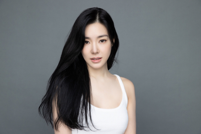 티파니영 프로필 (1)_사진출처 써브라임