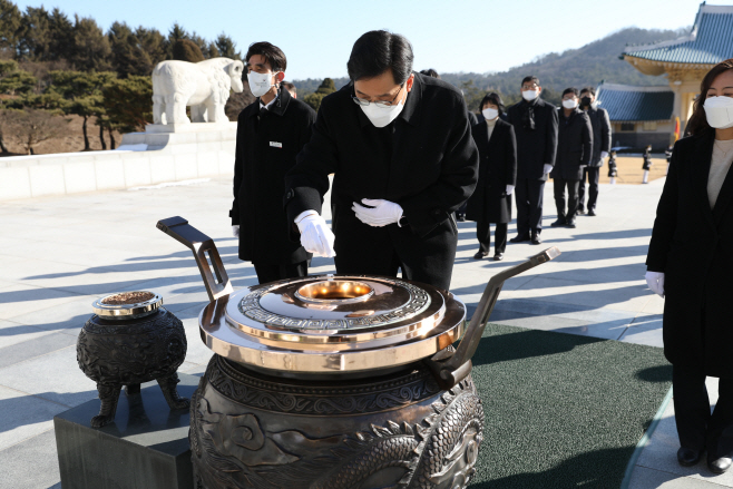 한훈 통계청장, 국립대전현충원 참배