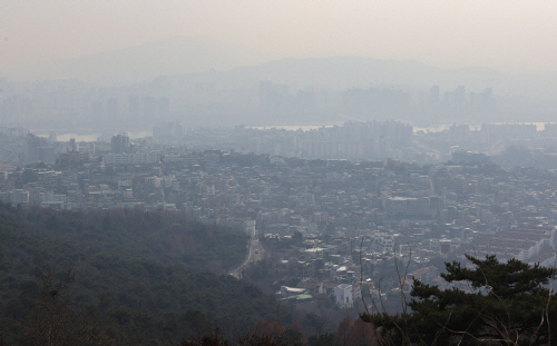 [오늘 날씨] 낮부터 ‘추위’ 누그러져…미세먼지는 ‘나쁨’