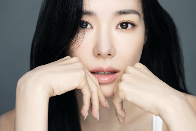 티파니영 프로필 (2)_사진출처 써브라임