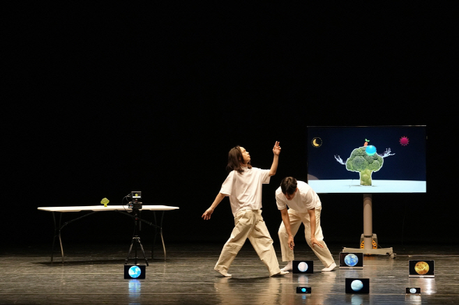 무용 헬로 월드