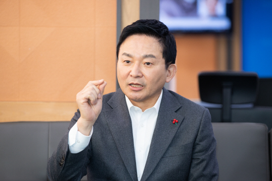 (01.04)_원희룡_장관__기자실_방문_-_01
