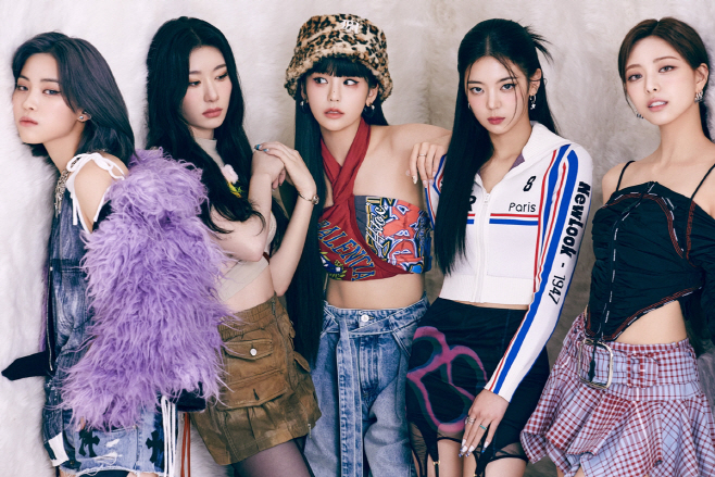 ITZY_CHESHIRE_단체 이미지