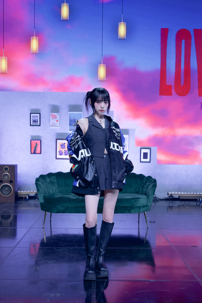 [YENA(최예나) 1ST SINGLE ALBUM [Love War]  (4)