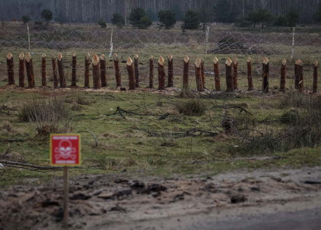 UKRAINE-CRISIS/BELARUS-BORDER <YONHAP NO-0057> (REUTERS)