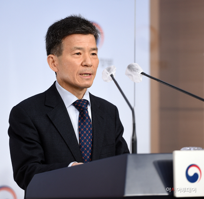 [포토]학생선수 출석인정제 재검토 결과 발표하는 고영종 지원관