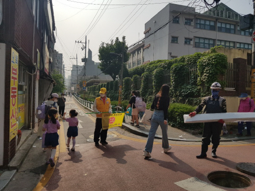 2. 스쿨존 교통안전지킴이