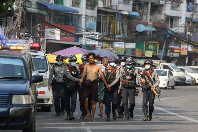 FILES-MYANMAR-POLITICS-MILITARY <YONHAP NO-2515> (AFP)