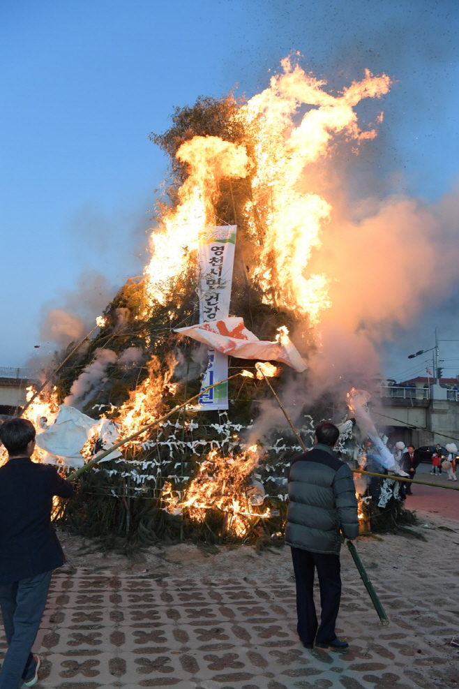 [사진] 영천시, 대구 군부대 영천유치 기원! 정월대보름 시민