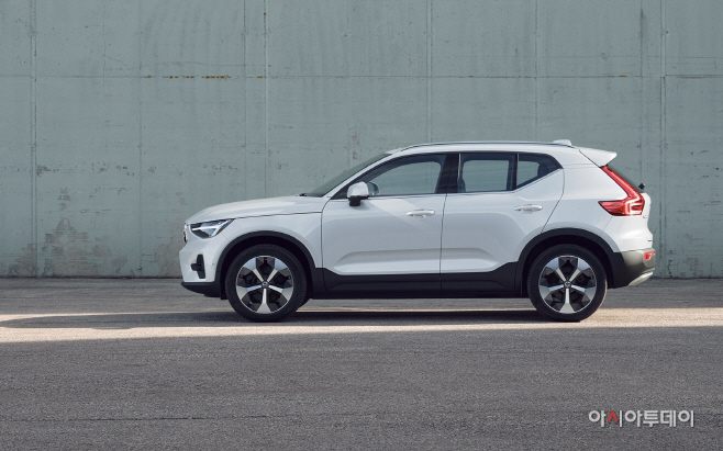 볼보자동차 XC40 (1)