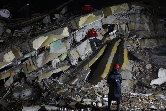 TURKEY-EARTHQUAKE <YONHAP NO-1853> (AFP)