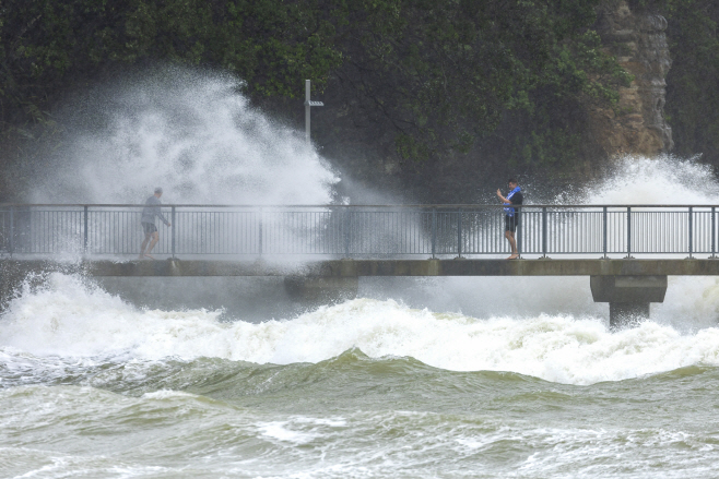 New Zealand Storm <YONHAP NO-2480> (AP)