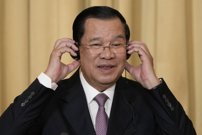 China Cambodia <YONHAP NO-5298> (AP)