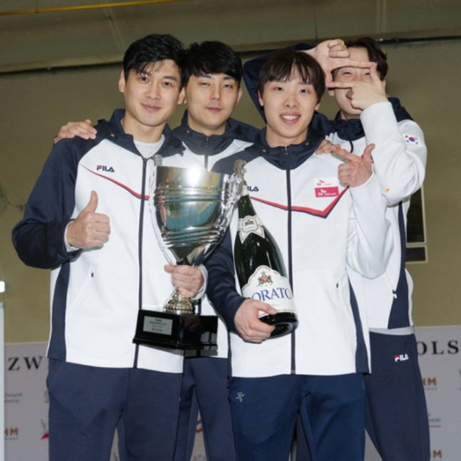 잘 나가는 韓펜싱, 男사브르 단체+女에페 단체 나란히 ‘월드컵 金’