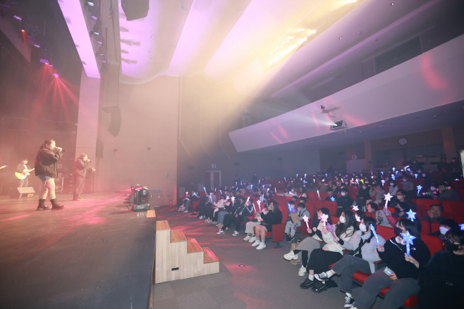 청소년동아리밴드코베루스 콘서트 개최