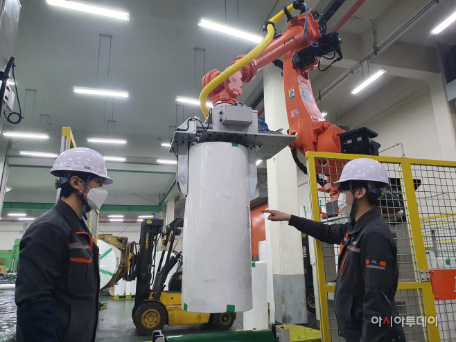 (사진) 유진한일합섬 섬유산업 제조로봇 선도보급 실증사업