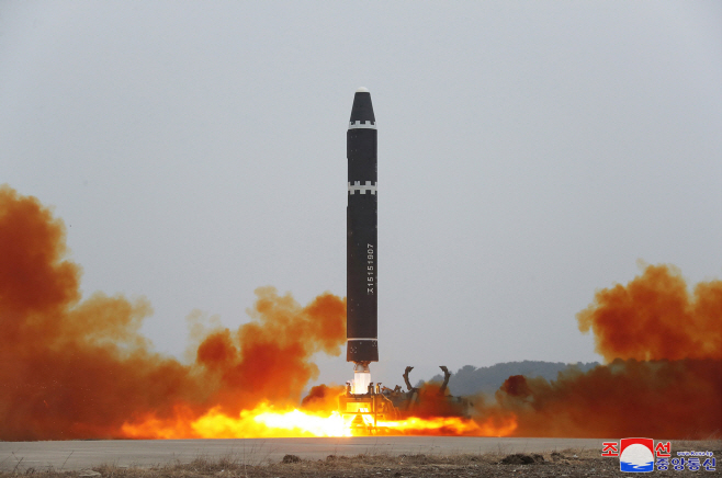 북한, ICBM '화성포-15형' 발사 훈련 진행