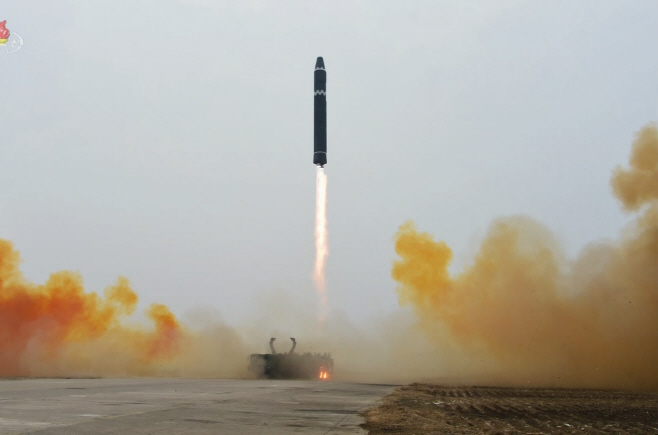 북한, ICBM '화성포-15형' 발사 훈련 진행