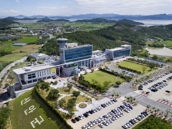 신안군청전경
