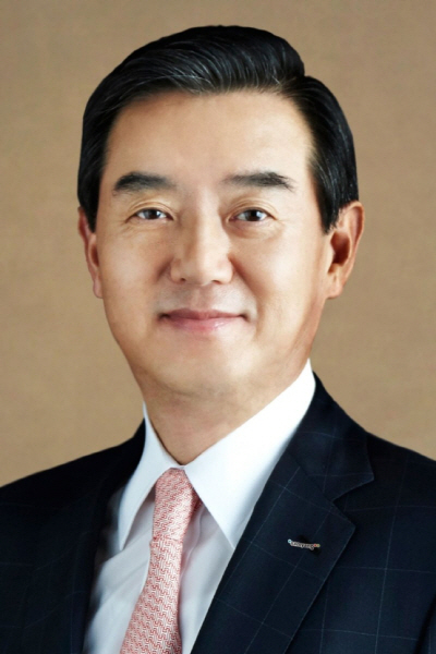 김윤