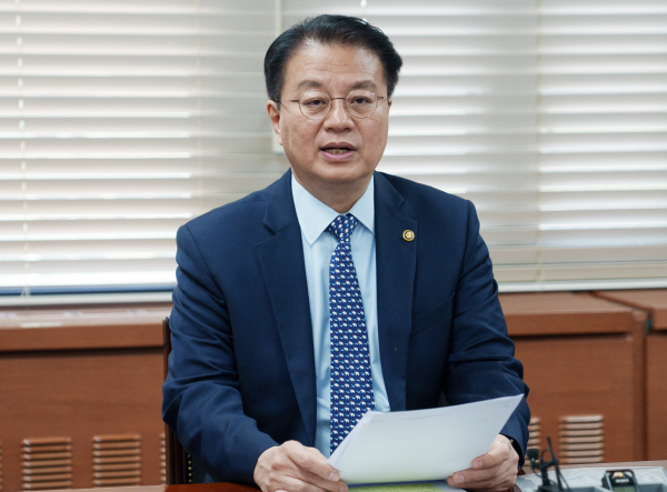비상경제차관회의 주재하는 방기선 1차관<YONHAP NO-2499>