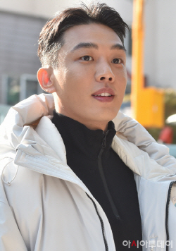 배우 유아인