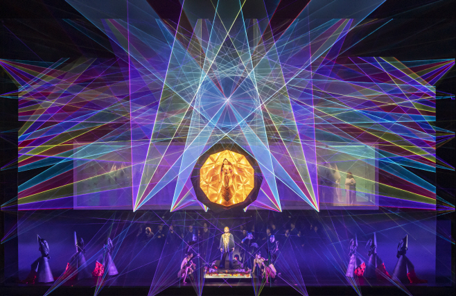 (c)teamLab, Daniel Kramer, Tokyo Nikikai Opera Foundation1
