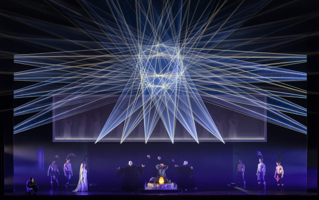(c)teamLab, Daniel Kramer, Tokyo Nikikai Opera Foundation5