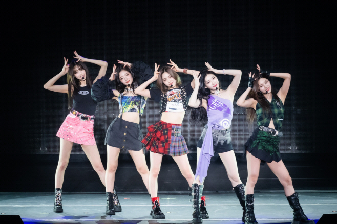 ITZY 첫 번째 월드투어 일본 공연 이미지 (2)