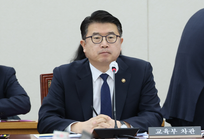 교육위 전체회의 참석한 장상윤 교육부 차관