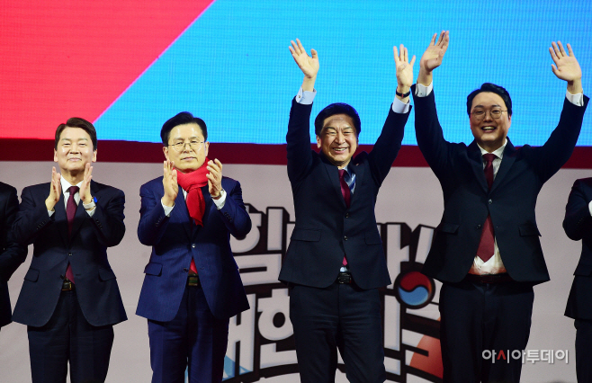 [포토] 합동연설회 마무리 인사하는 안철수-황교안-김기현-천하람 당대표 후보