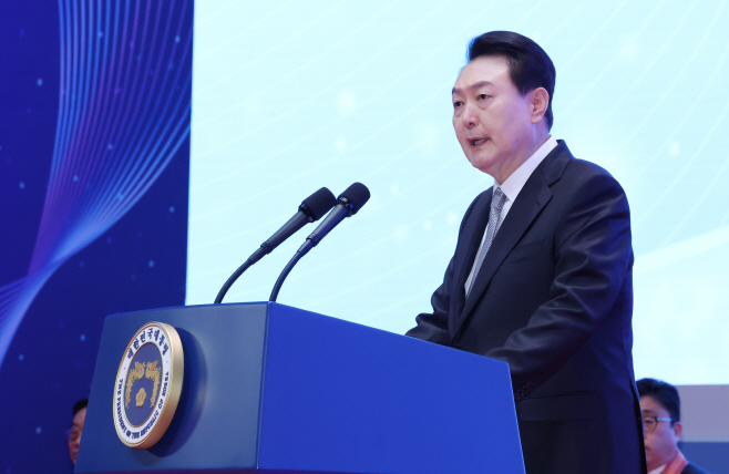 납세자의 날 기념식 축사하는 윤석열 대통령