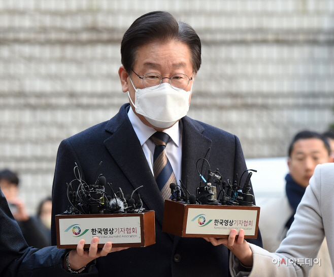 [포토] 이재명, '공직선거법 위반' 첫 법정 출석