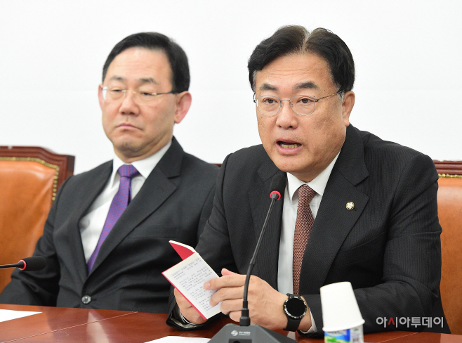 [포토] 정진석 비대위원장 '역대 최고 전대 투표율…민주주의 역사 새로 써'